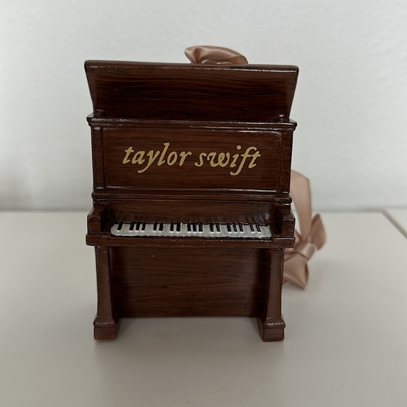 Taylor Swift Other - Taylor Swift Willow Light Up Piano Ornament